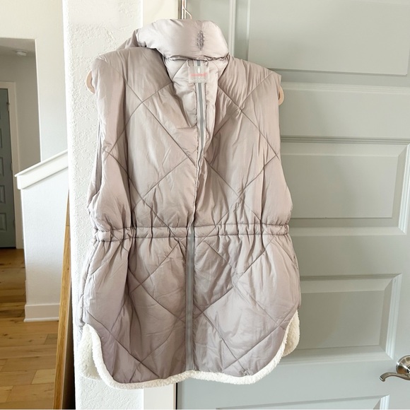 NWT Free People Venture On Reversible Quilted Vest - Picture 6 of 9
